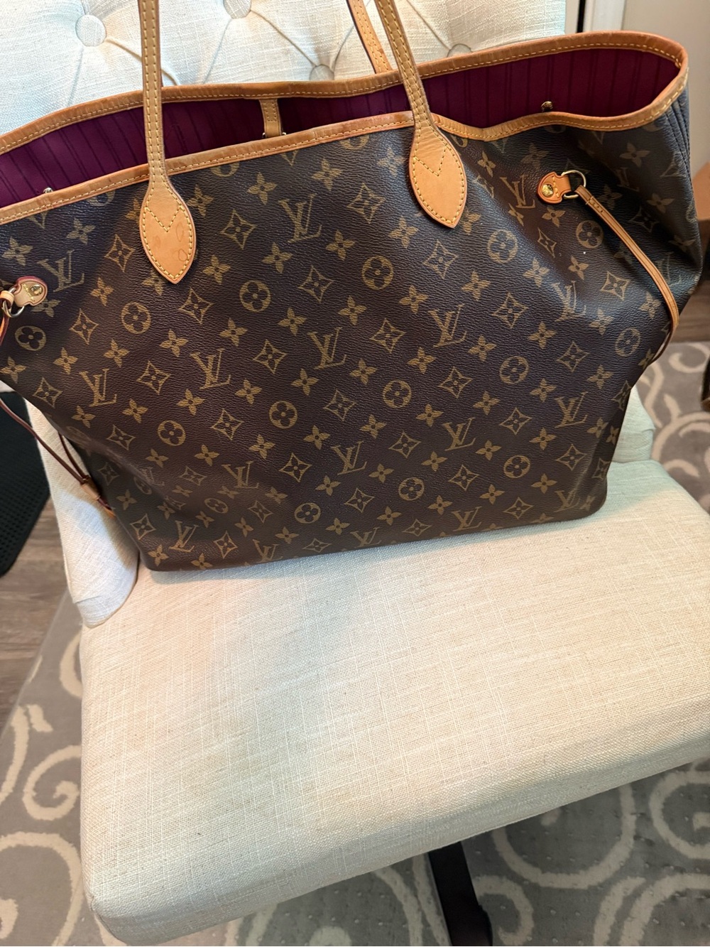 Louis Vuitton Monogram Neverfull GM with Pink Interior Trim- read details